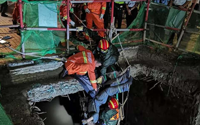 墙排查、蛙人搜救 深圳暴雨致10死1失联 消防员全力搜救