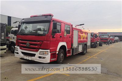 新东日专汽重汽8吨泡沫消防车准备发往江苏苏州