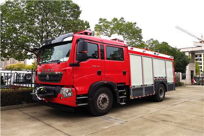 重汽T5G8吨水罐消防车发往陕西西安